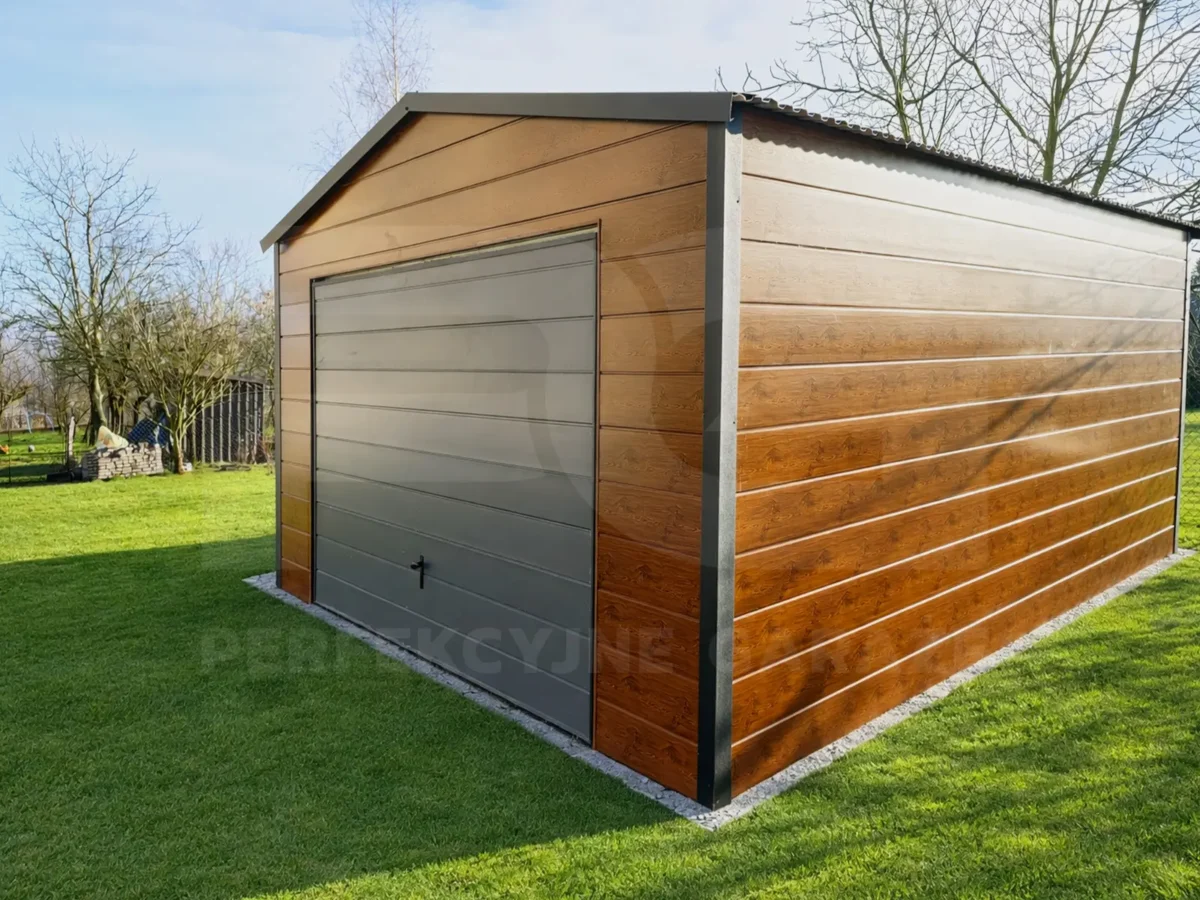 Realizacje garaży z bramą segmentową Garaże blaszane podlaskie Garaż blaszany 4 x 5 Premium ocieplony