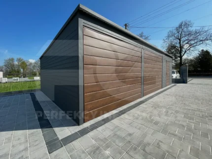 Garaż blaszany podwójny Premium 9 x 6 spad dachu na tył widok z przodu