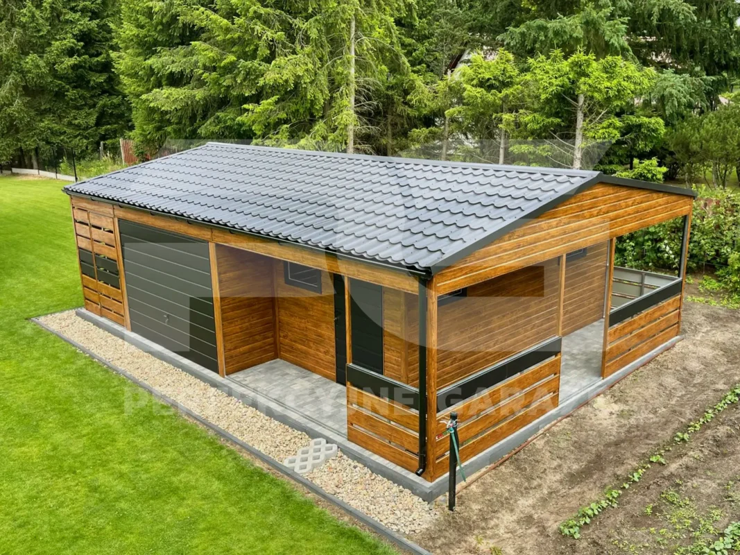 Garaż blaszany z wnęką 8.8 x 6.15 oraz wiatą ażurową i werandą Garaże Premium z wiatą Garaże blaszane mazowieckie
