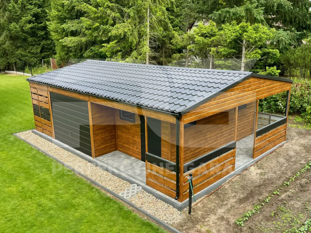 Garaże Blaszane Premium Garaż blaszany z wnęką 8.8 x 6.15 oraz wiatą ażurową i werandą Garaże Premium z wiatą Garaże blaszane mazowieckie