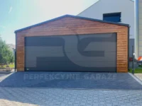 Garaż na zgłoszenie z bramą segmentową 6 x 5.8 Premium widok z przodu na wprost